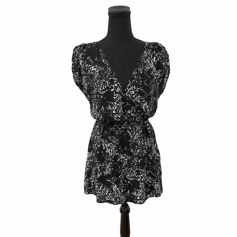 Kimchi Blue 100% Silk Black White Abstract Floral Wrap V-Neck Mini Dress